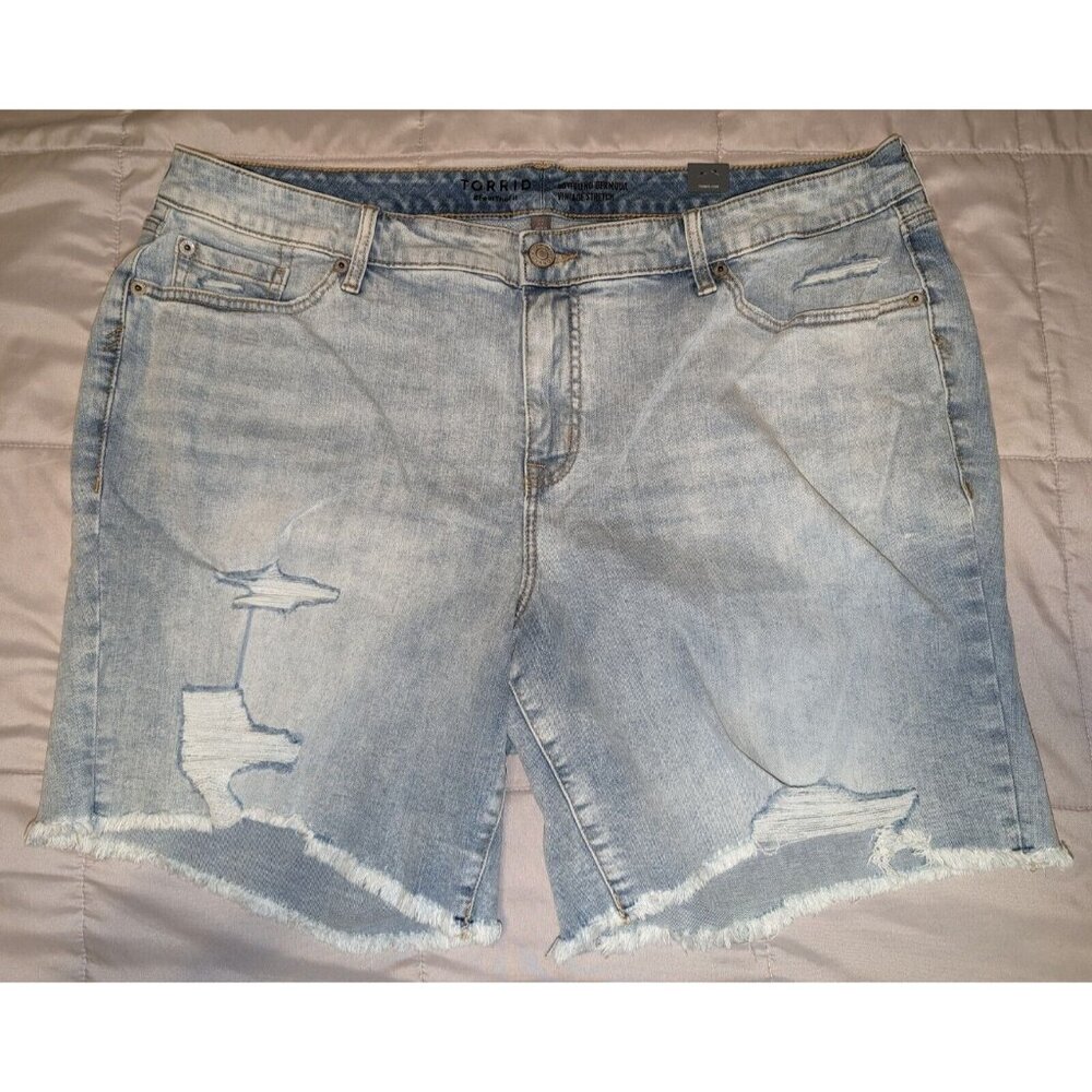 Torrid Bermuda Boyfriend Vintage Distressed Mid-Rise Short - Size 22 - NWT